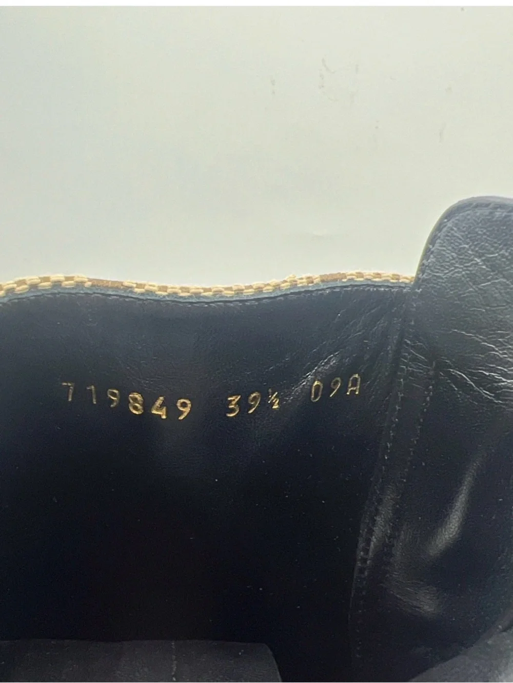Gucci Black and Beige GG Canvas Leather Ankle Boots

 SZ 39.5  719849 -39.5- 09A - Picture 11 of 11